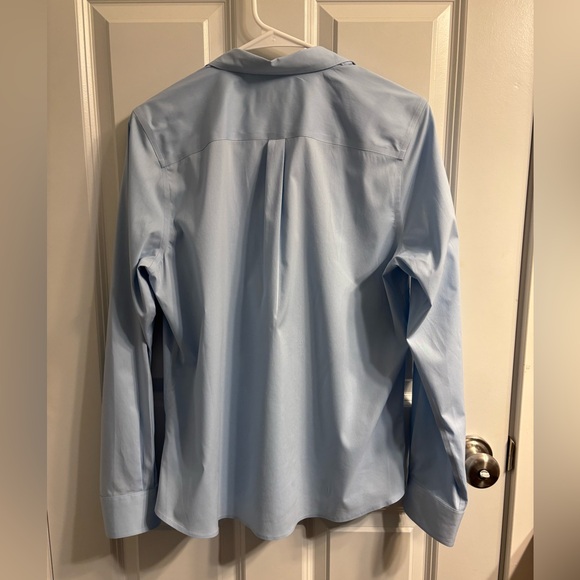 Women’s Untuck It button down shirt. Light blue. Size 12. New without tags. - Picture 3 of 3